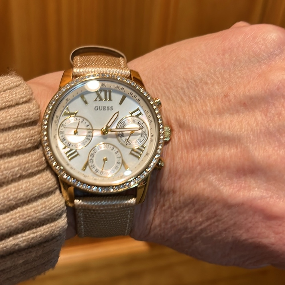 Guess Watch - Picture 8 of 10